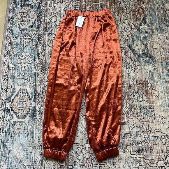 Lovers & Friends Tristan Jogger Satin Side Slit Pants Rust Terracotta Brown NWT - Picture 4 of 15